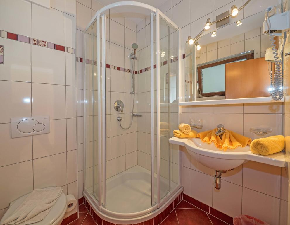 Haus Schluder - Familie Stanitzer Hotel Weissensee Room photo